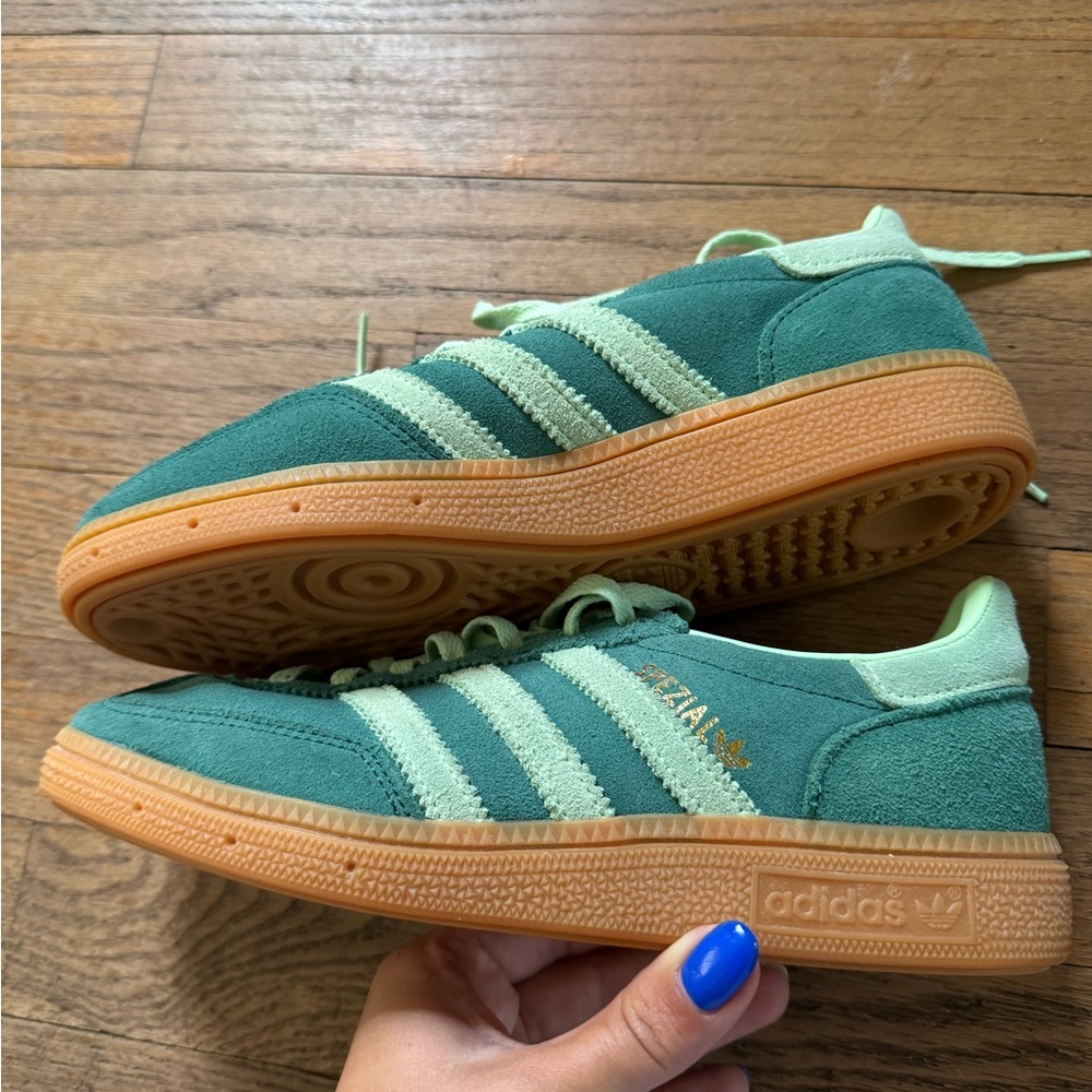 adidas Spezial Women's Teal & Mint Suede Sneakers. Pre/owned - Picture 3 of 7